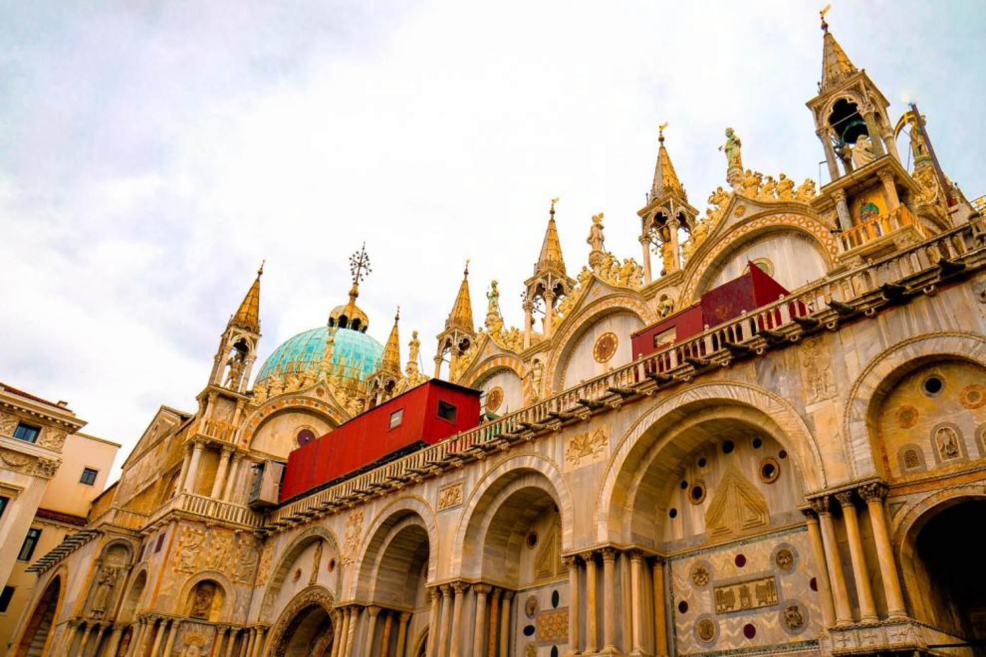 Venezia Bizantina, Tour a piedi, Basilica e Gondola