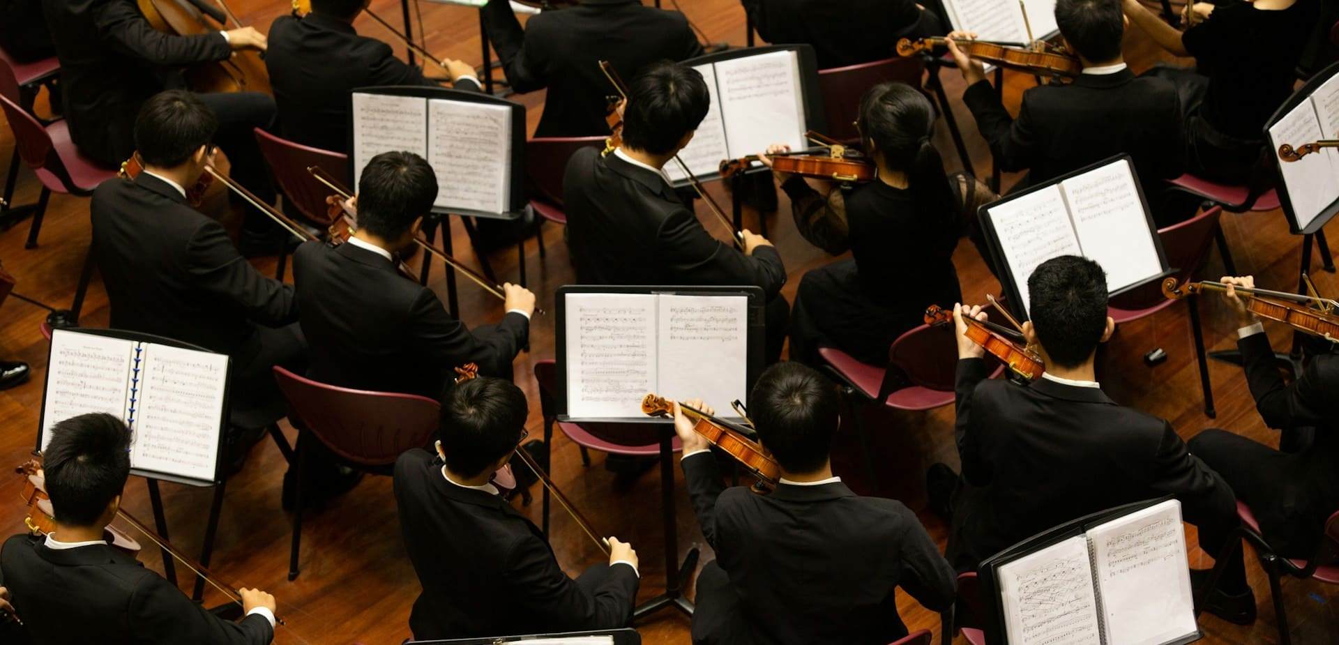 Vincenzo Milletarì conducts Martucci, Skrjabin and Rimskij-Korsakov