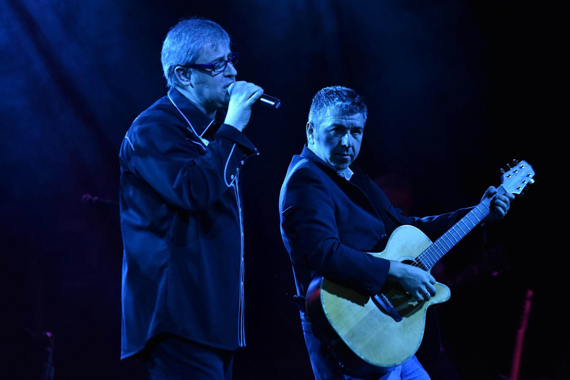 Monti Beton Kinks Night
