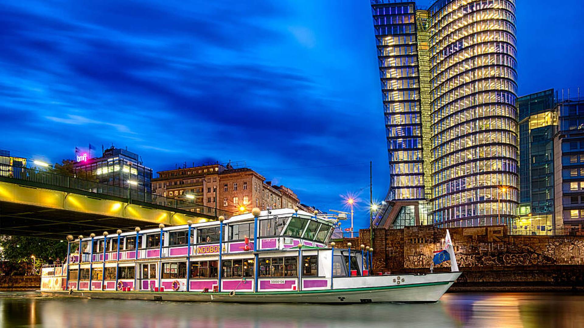 Danube dinner cruise in Vienna