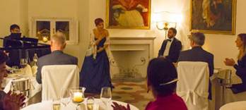 Cena Opera: Cena durante un intermezzo d´opera