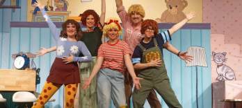 Конни, Мюзикл