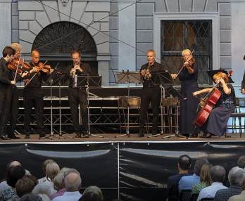 Concierto de verano en el patio al aire libre del Brunnenhof