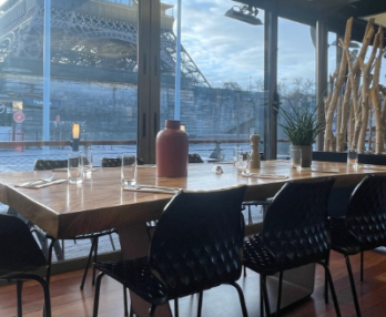 Парижское бистро и экскурсионные круизы