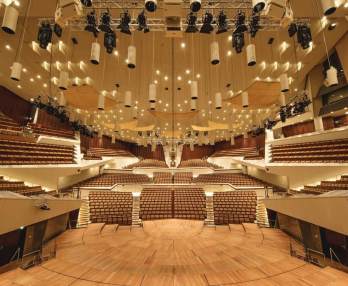 Samy Deluxe und MIKIs Takeover Ensemble