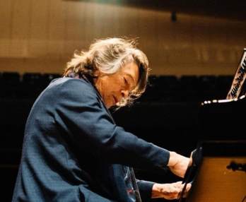 Elisabeth Leonskaja, Klavier