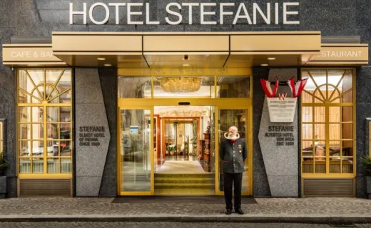 Отель Stefanie