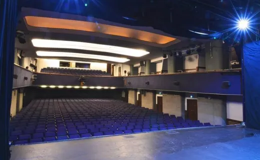 Théâtre Broadway - WOW Black Light Theater