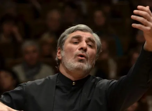 Vakhtang Kakhidze y la Orquesta Budafok-Dohnányi