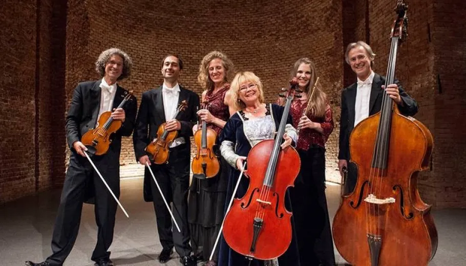 Concierto festivo en la Iglesia de la Corte de Todos los Santos
