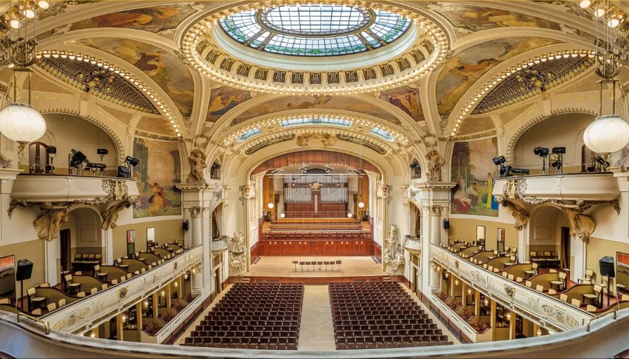 Strauss, Mozart, Dvorak e l´opera con balletto